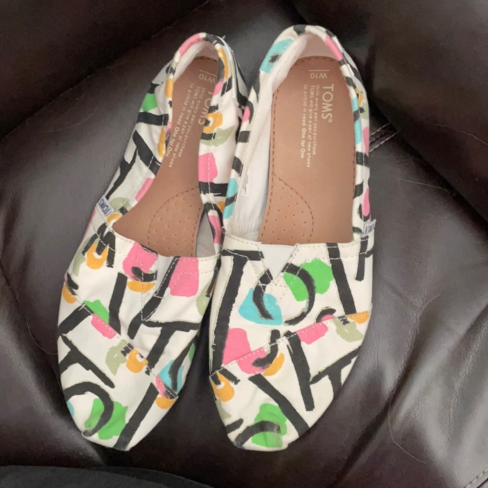 Toms